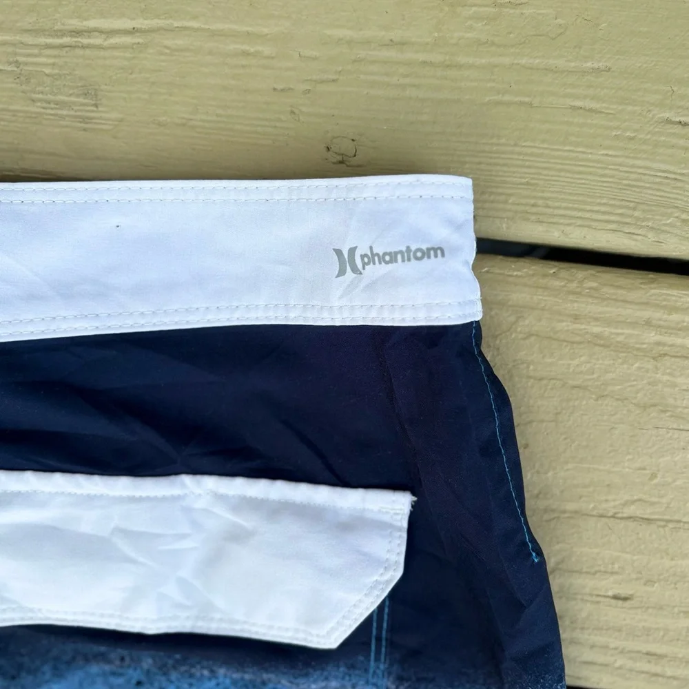NWOT Hurley Men's Phantom Navy and Red Gradient Board Shorts, Size: 32
